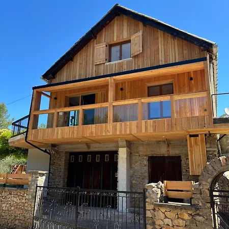 Casa Sauvage ,forest, Pool, Jacuzzi דירה *